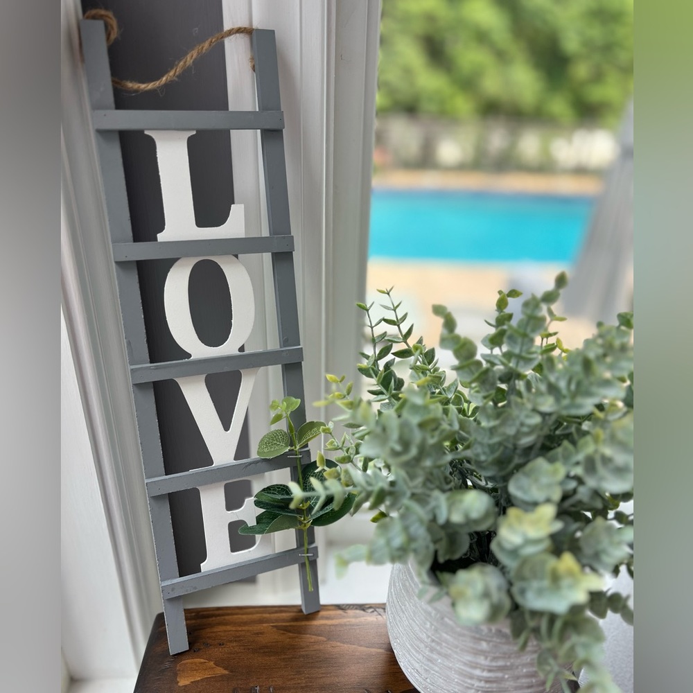 LOVE Sign